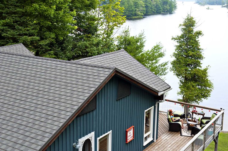 Stone-coated metal shingle